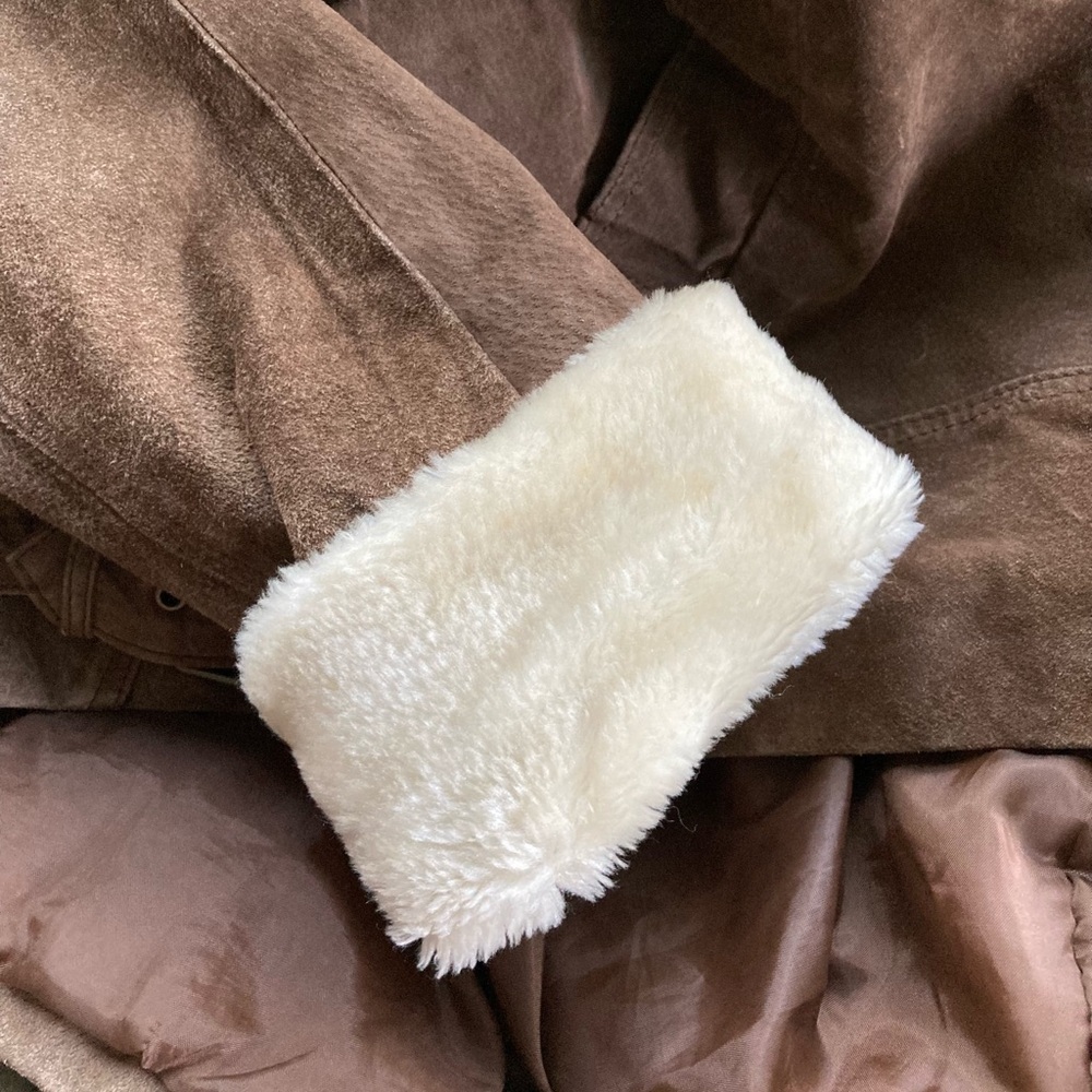Northwest Territory leather jacket, fur trim - Picture 13 of 14